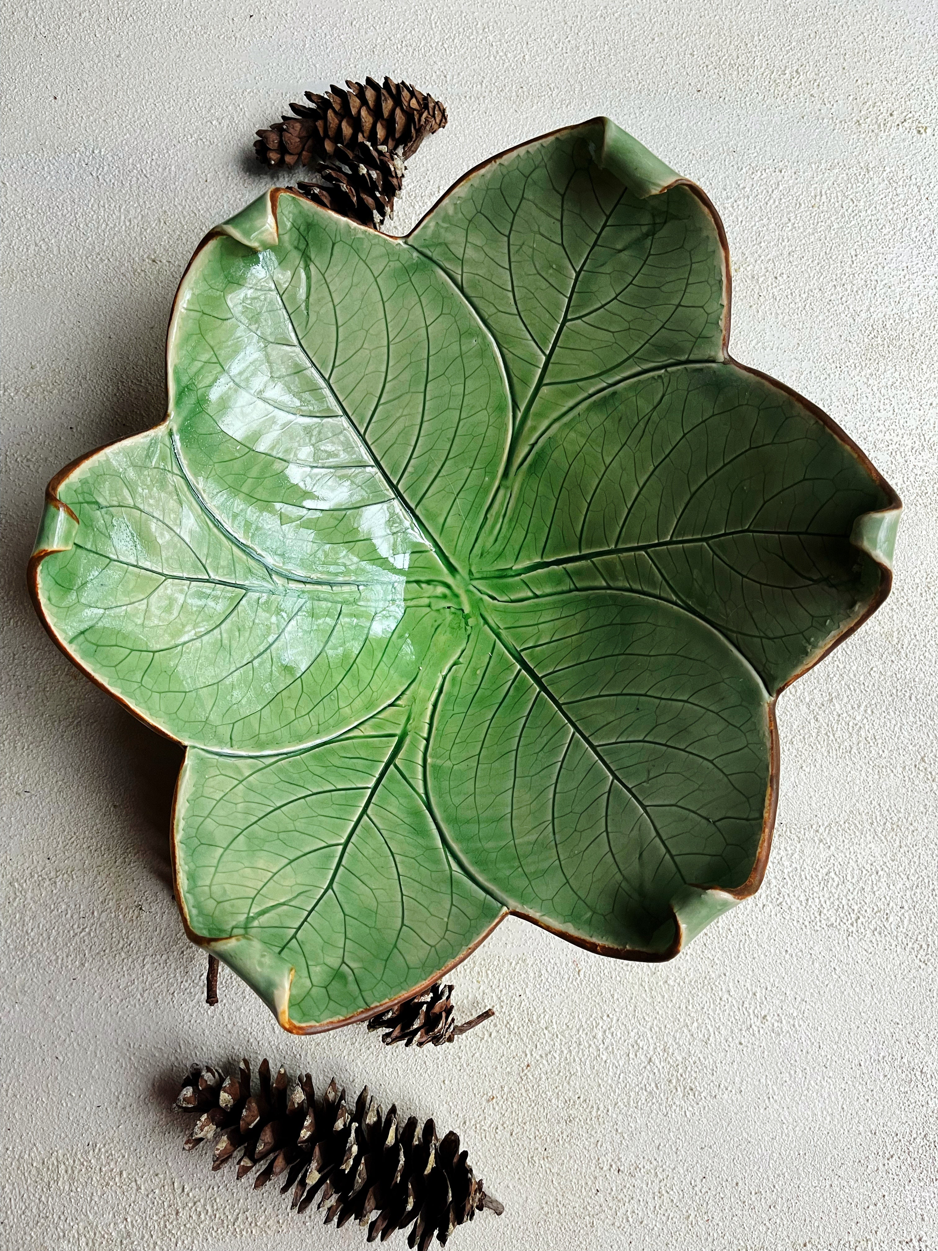 Hosta Leaf bowl large ceramic serving vessel – Lee Wolfe Pottery