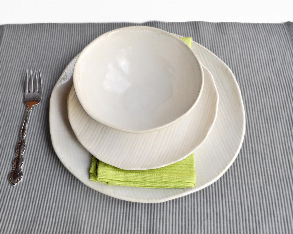 Minimalist dinnerware set, 3 pc